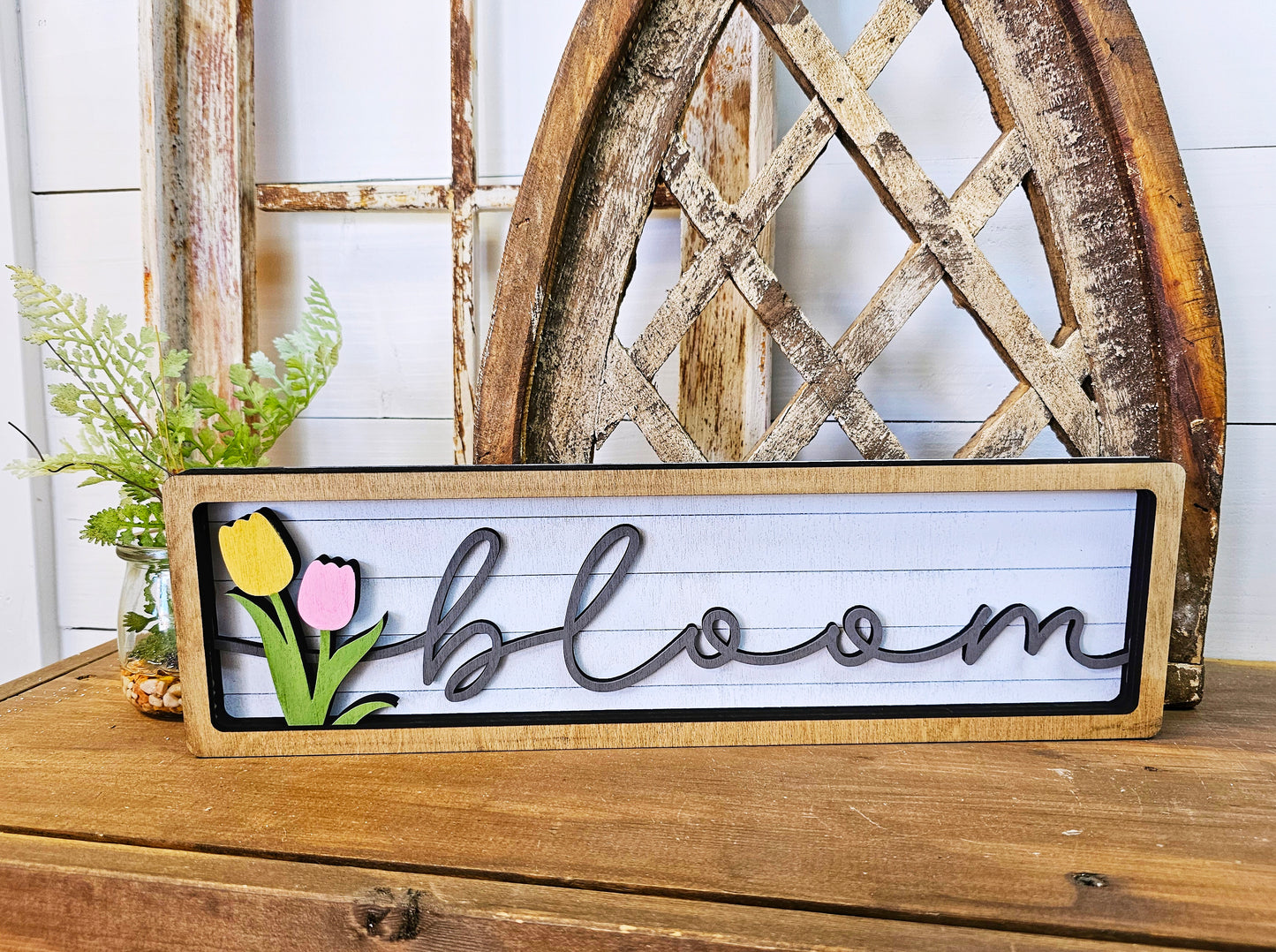 Tulip Shelf SItter