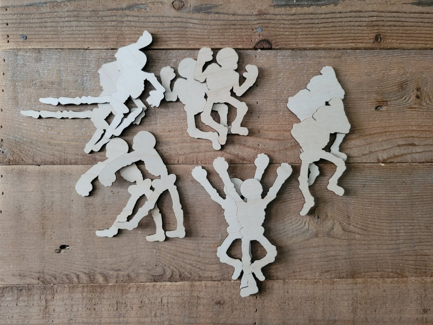 Skeletons (set of 2)